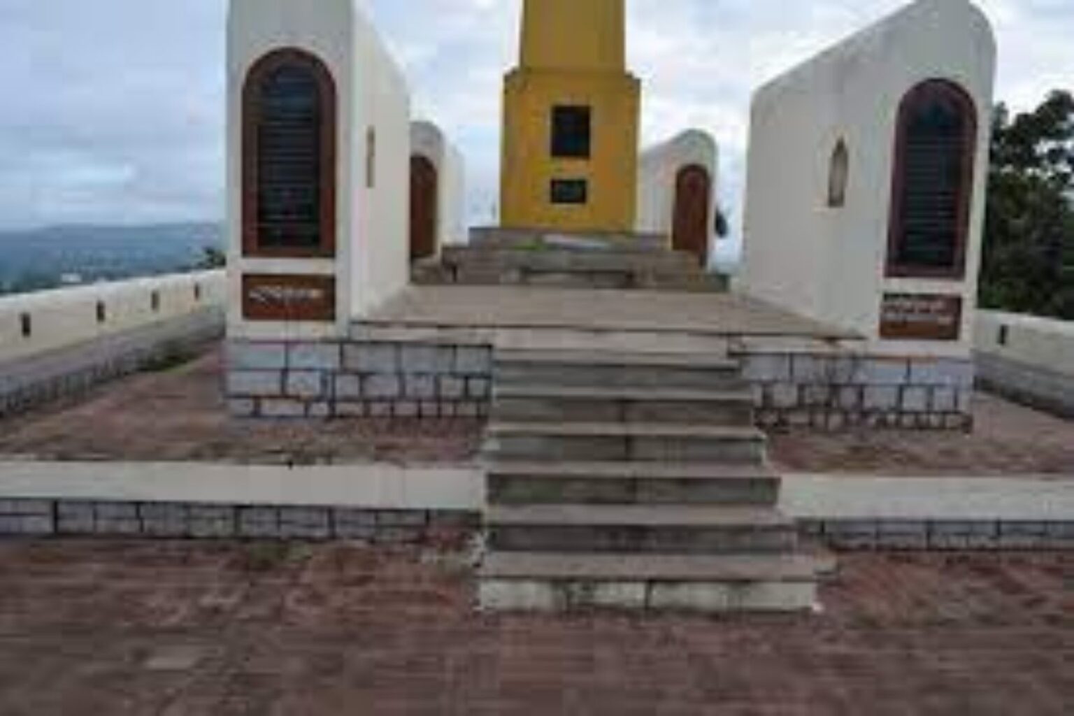 How to reach 4 Bhinti Satara Memorial In Satara Shahunagar 4 bhinti satara
