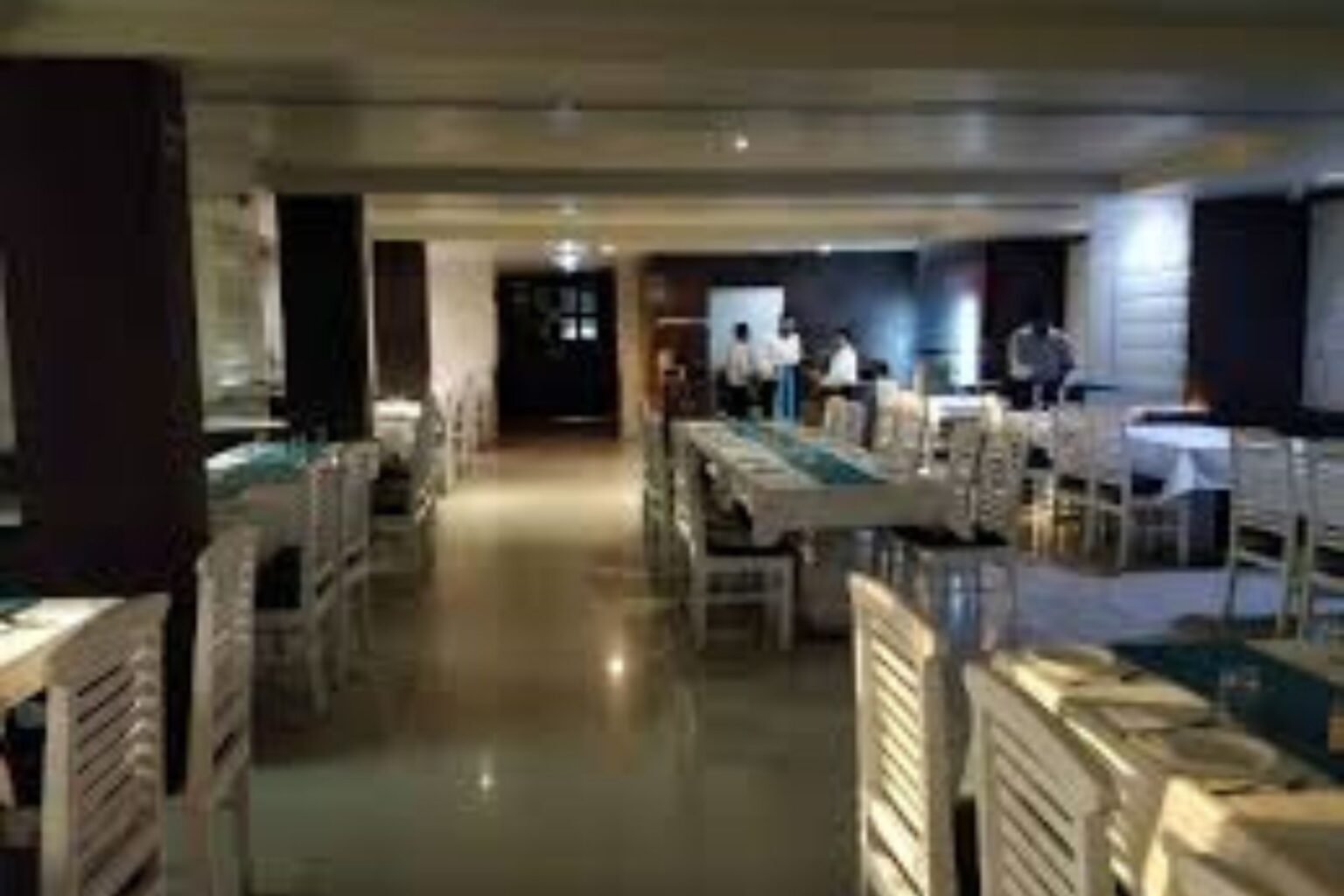 4 seasons restaurant hyderabad