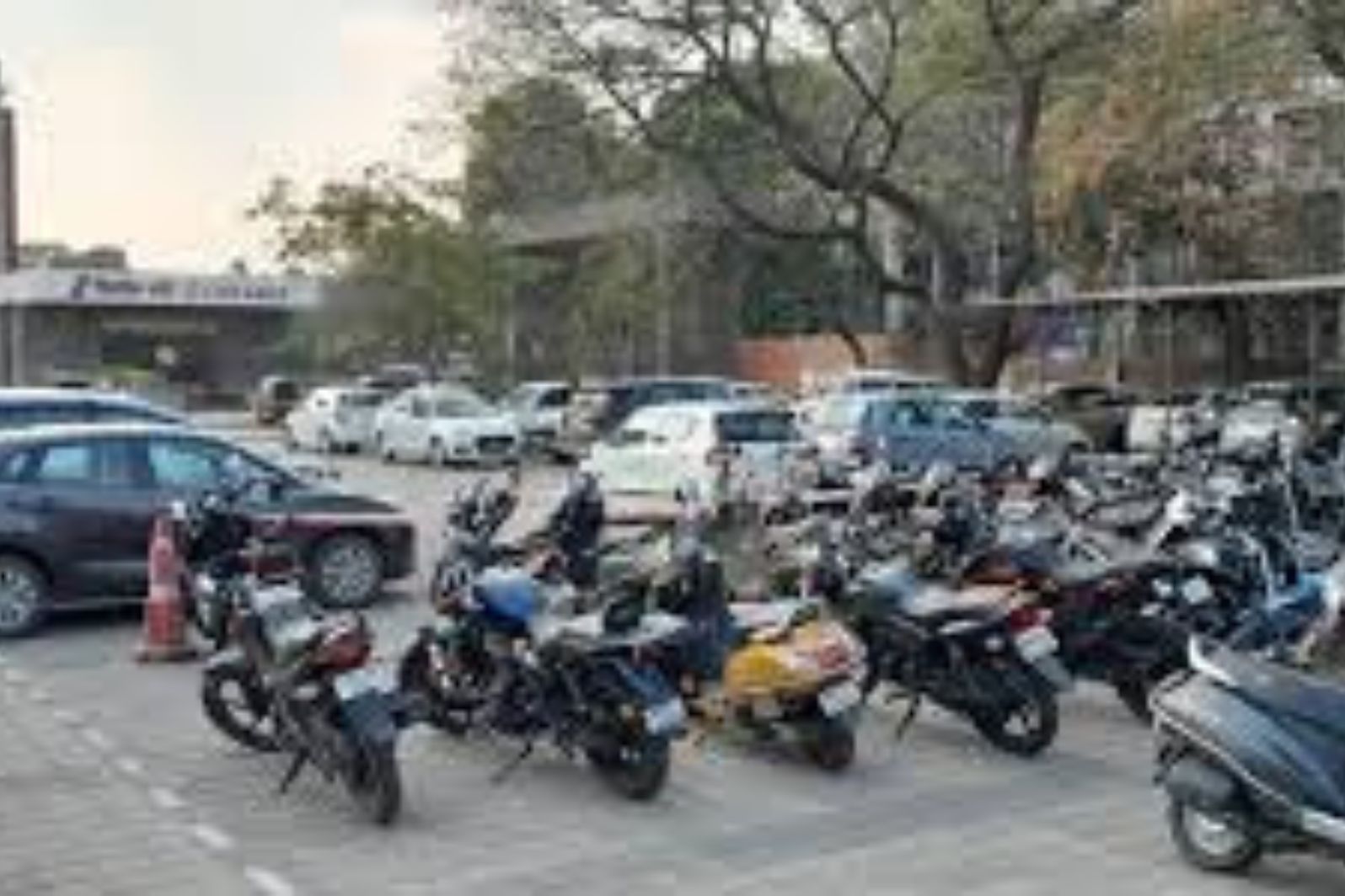 4 wheeler parking near dagdusheth