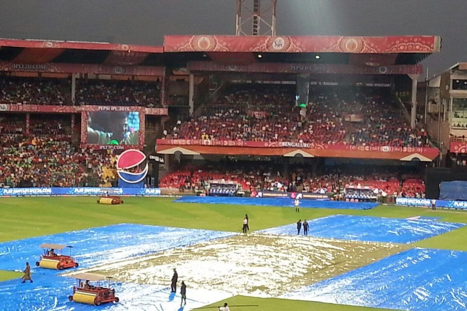 How to reach Chinnaswamy Stadium Gate 4 Bengaluru chinnaswamy stadium gate 4