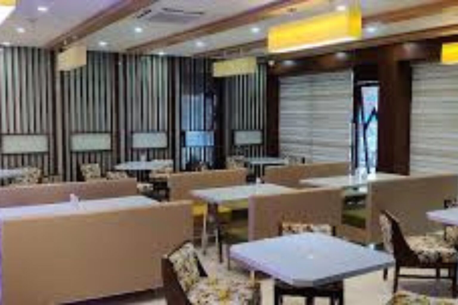 hotel 4 way palanpur