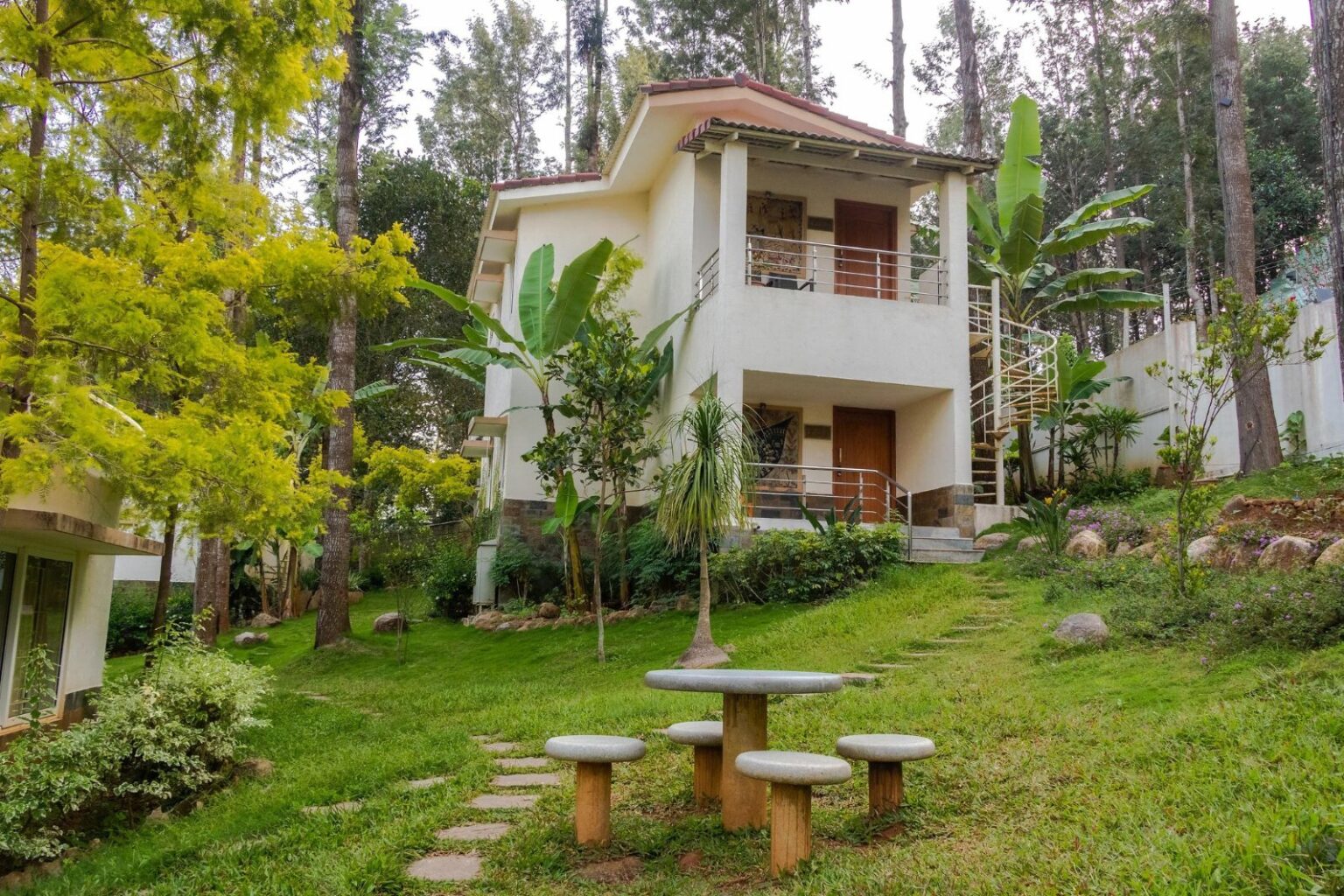 la 4 seasons yercaud