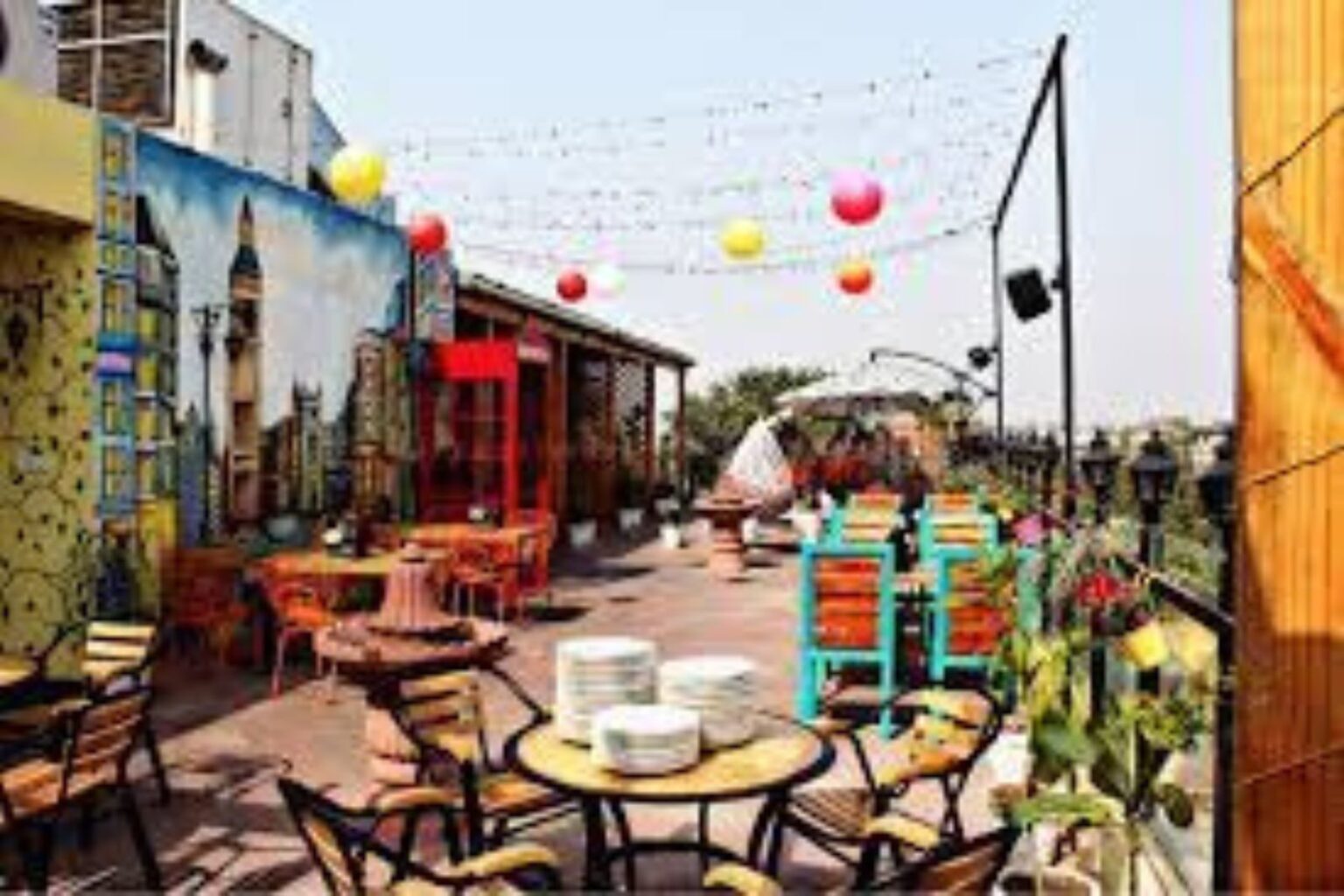 How to reach Level 4 Restaurant Fatehabad Road level 4 restaurant