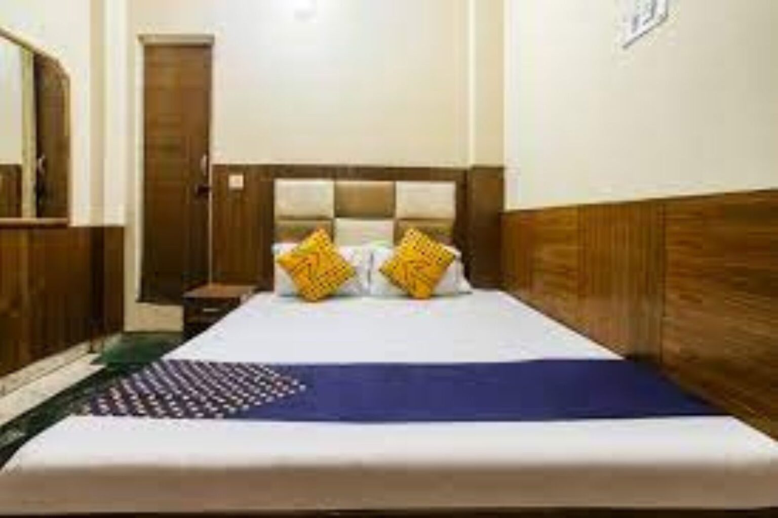 How to reach OYO 497 Hotel Welcome Palace Silver Palace Delhi oyo 497 hotel welcome palace