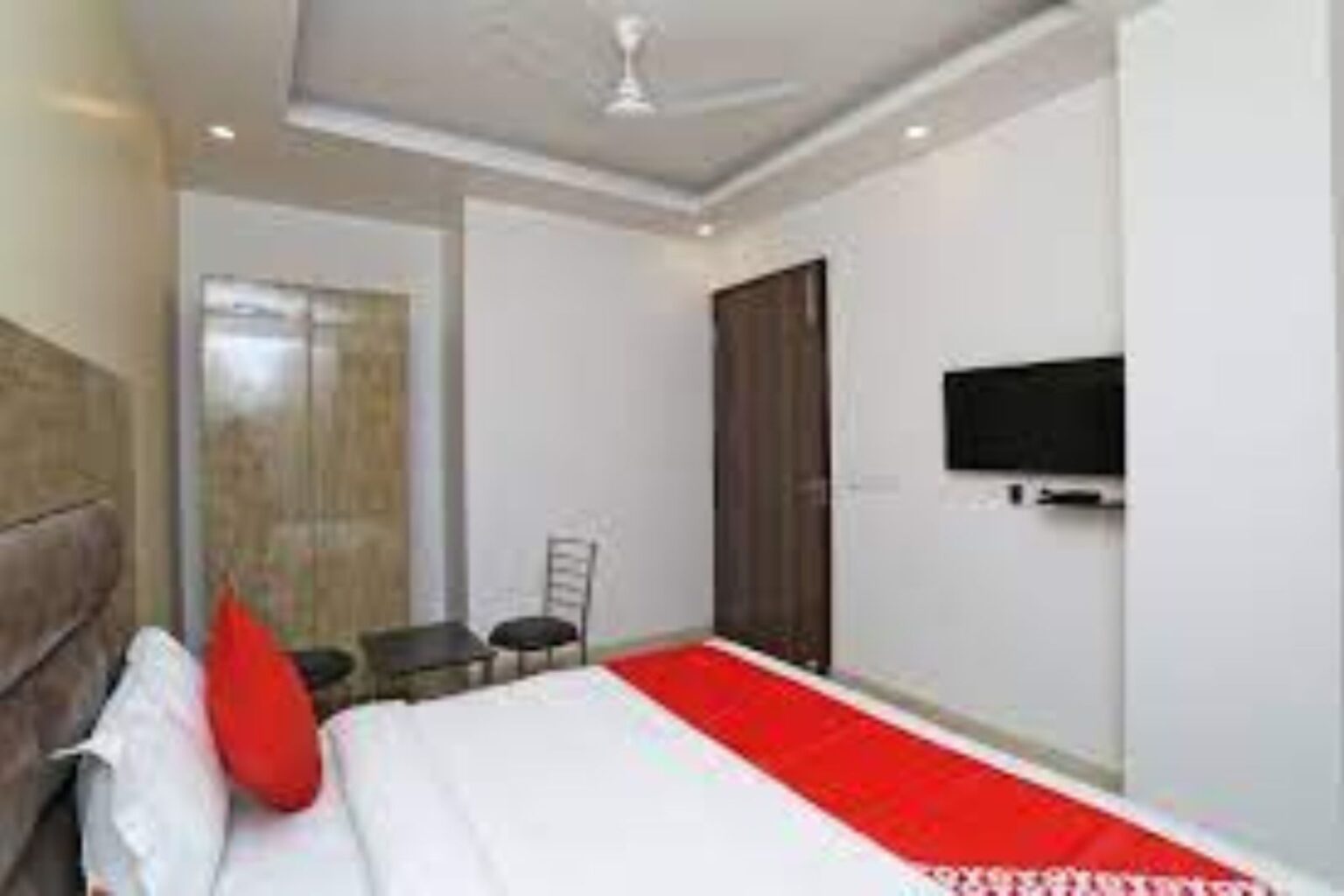 How to reach OYO 49954 Hotel Galaxy Noida oyo 49954