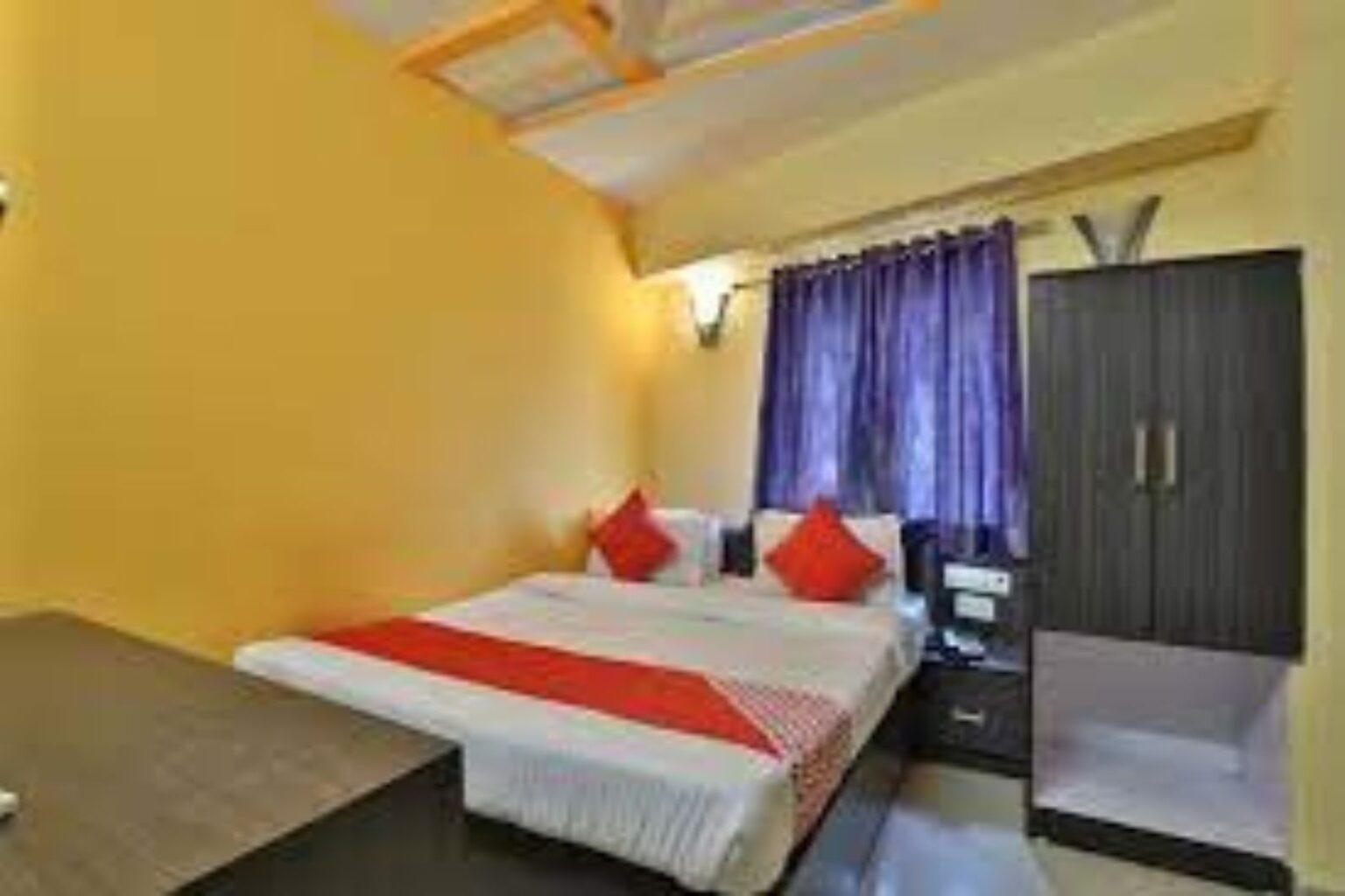 oyo 949 hotel malhar inn