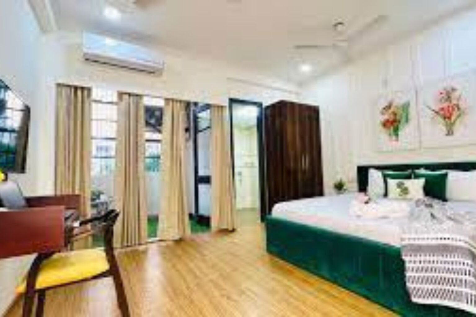 How to reach Room In Noida Sector 62 Hotel Green Olive room in noida sector 62