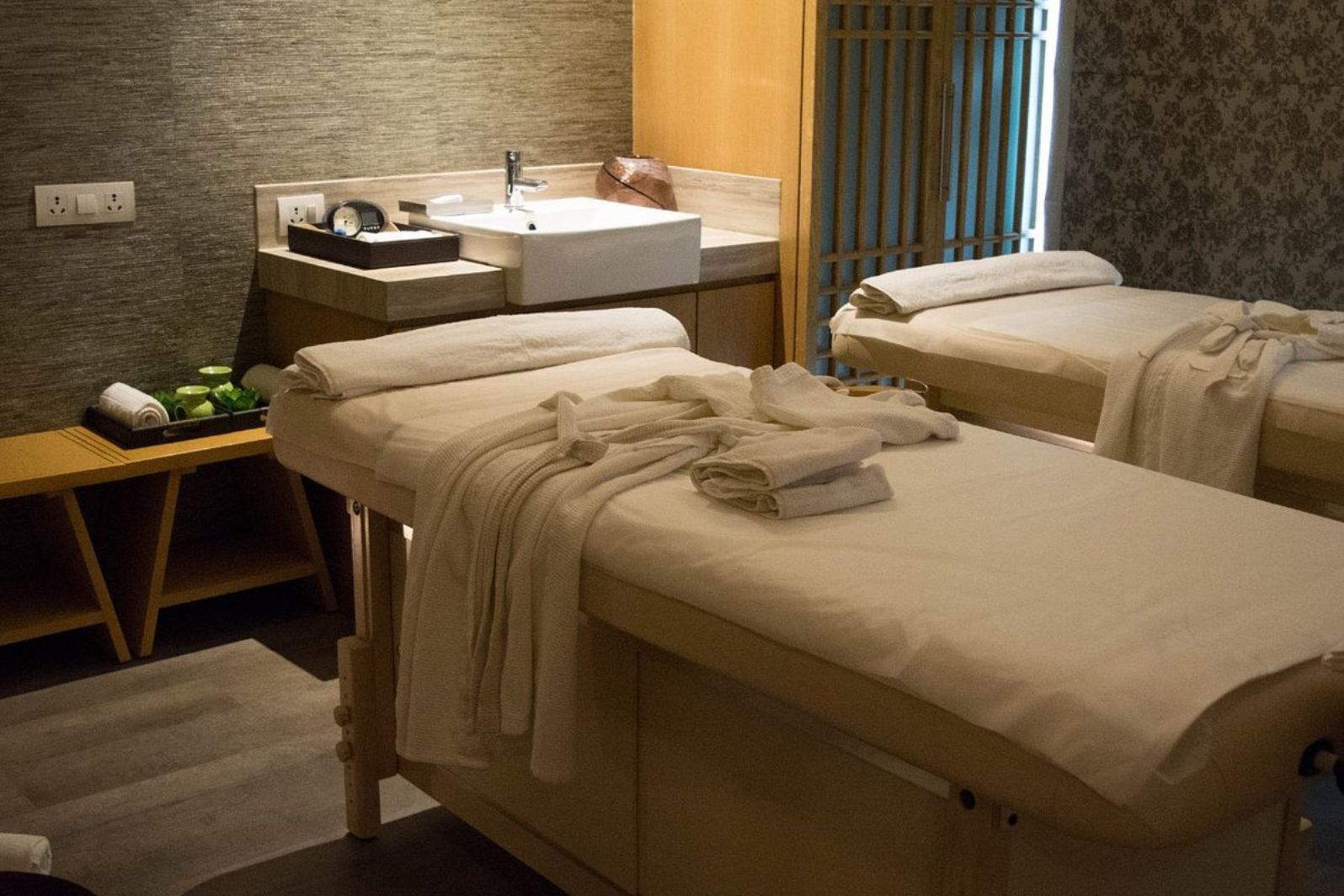 spa in noida sector 62