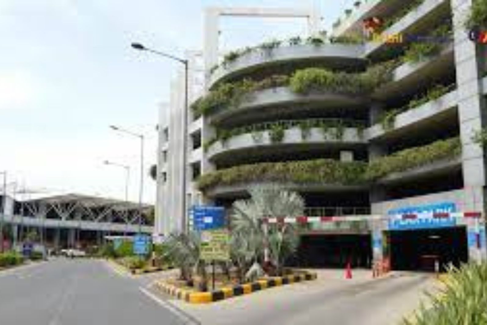 terminal 2 parking