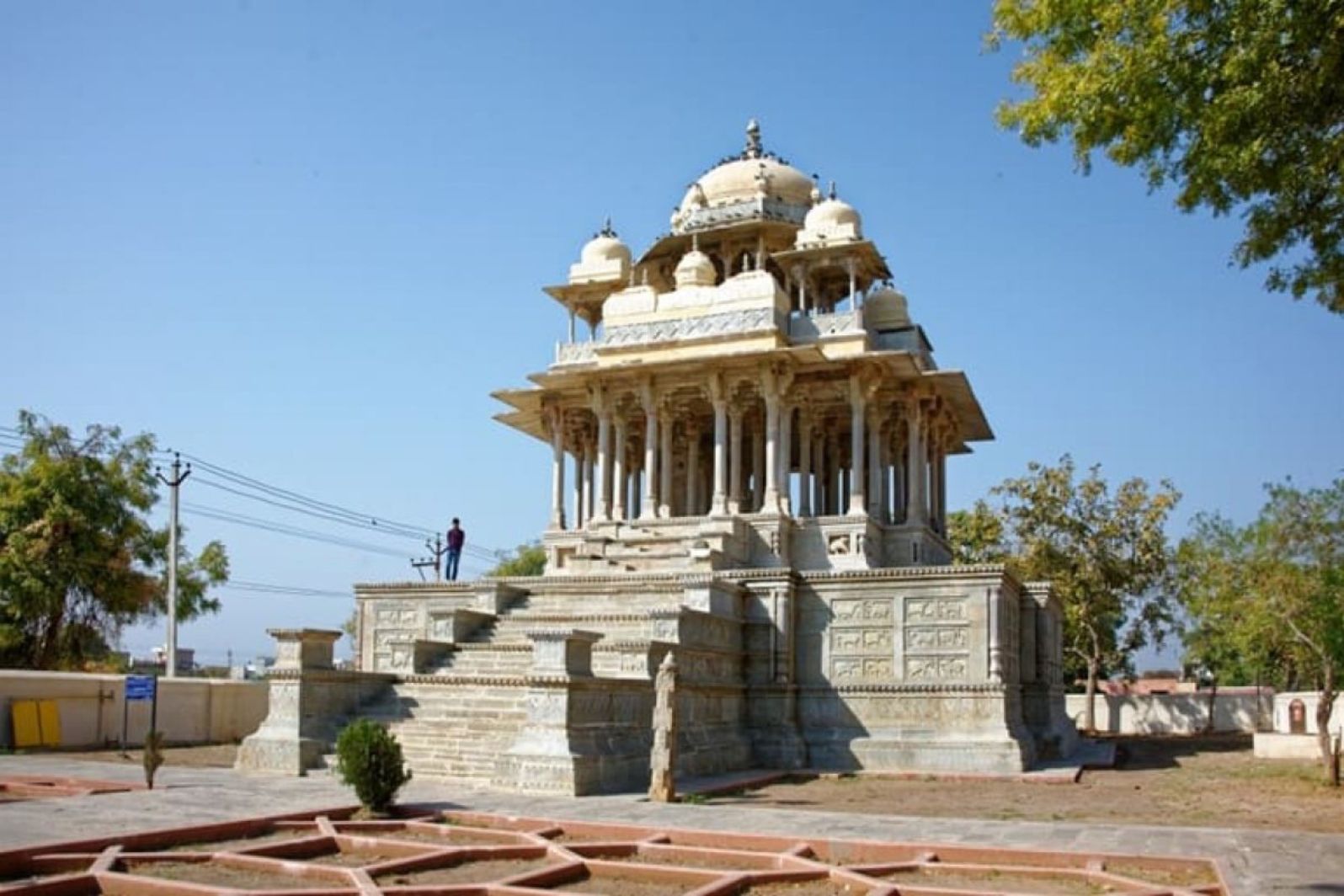 84 Khambon Ki Chhatri