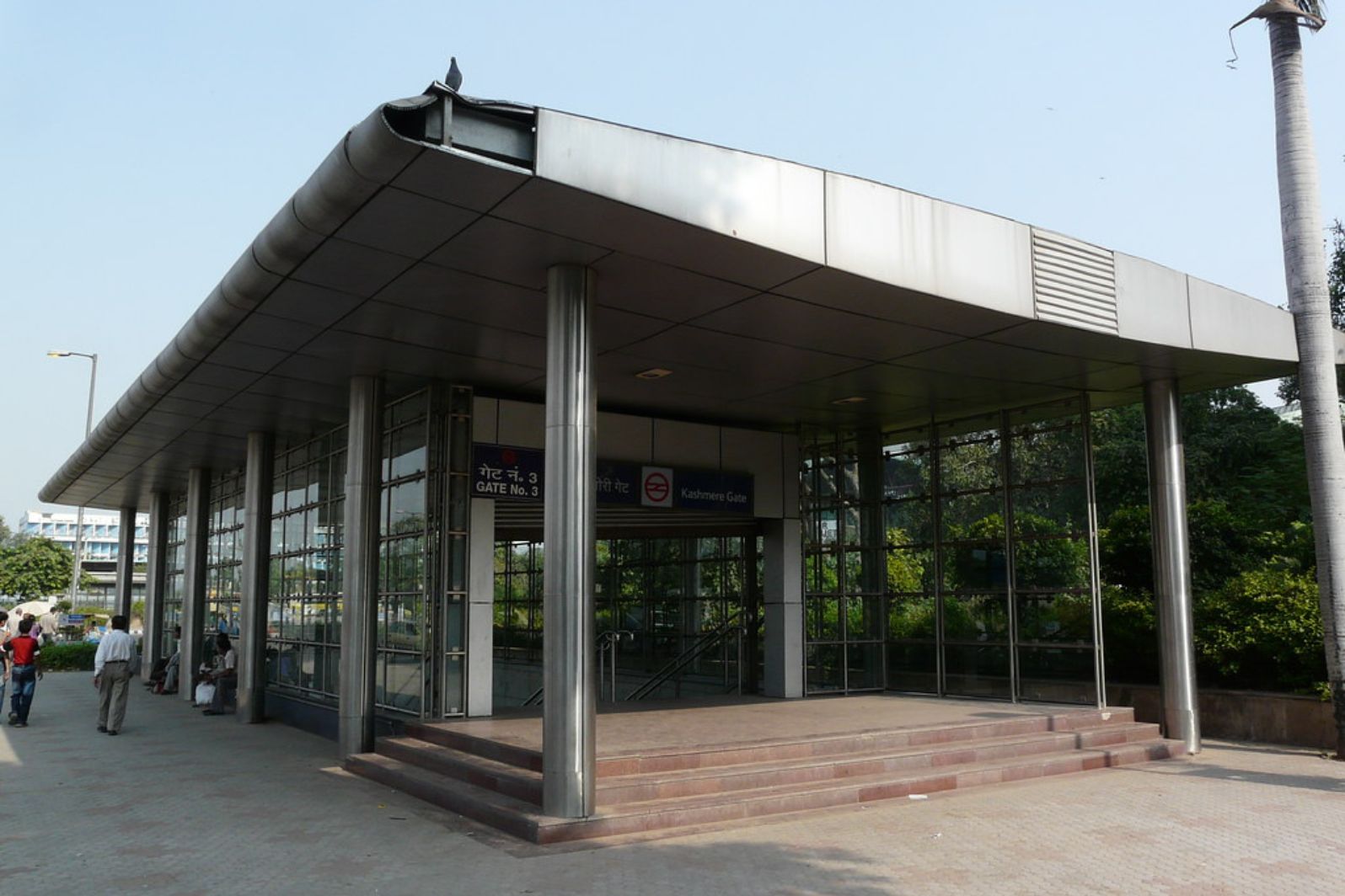 kashmiri gate metro gate no 4